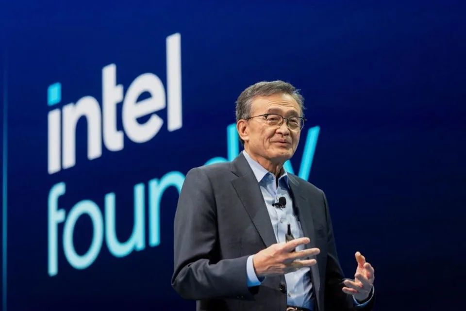 Intel providing chip technology to startup in rare deal