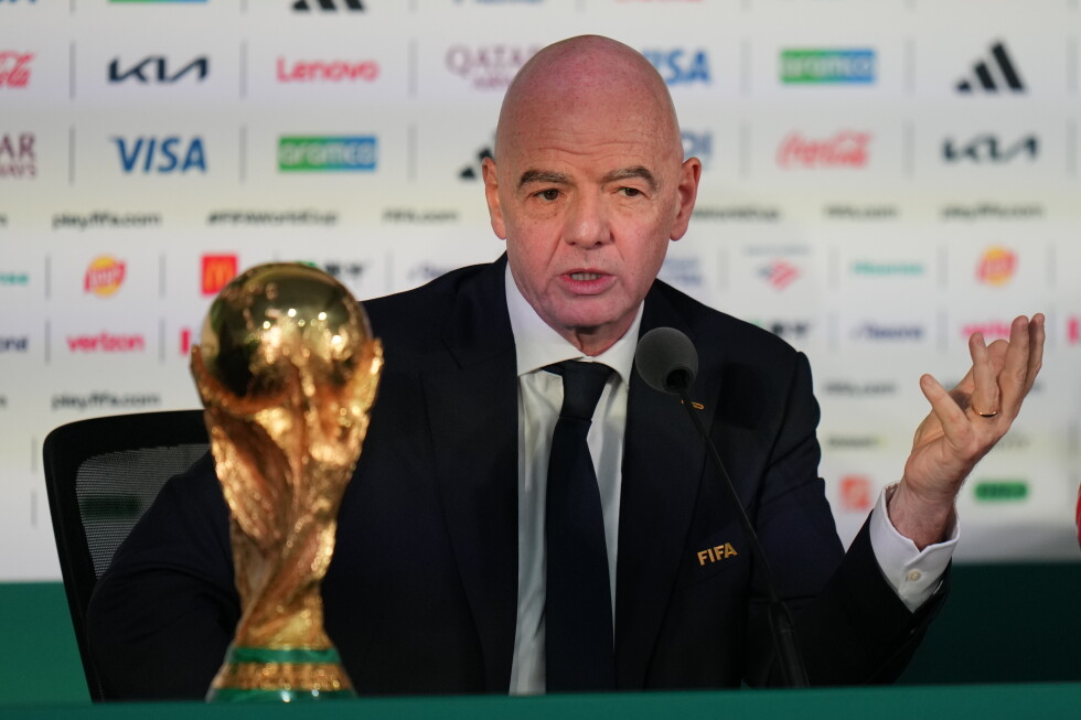 Senior FIFA executive says staff were deceived over Infantino’s World Cup sell
