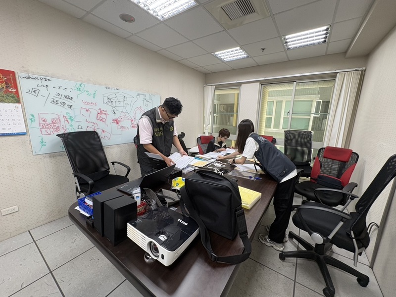 Taiwan investigates 17 Chinese firms for poaching tech talent