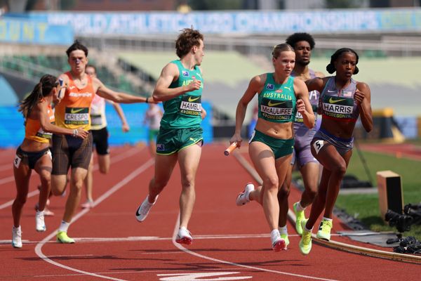 Competition kicks off on busy first morning in Oregon