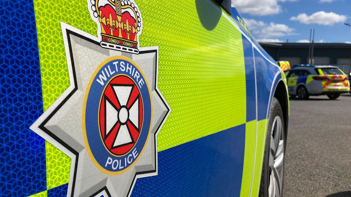 Man dies after car crashes into tree