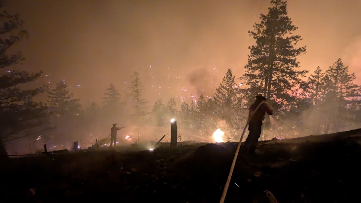 B.C. wildfire forces more than 20,000 people to evacuate