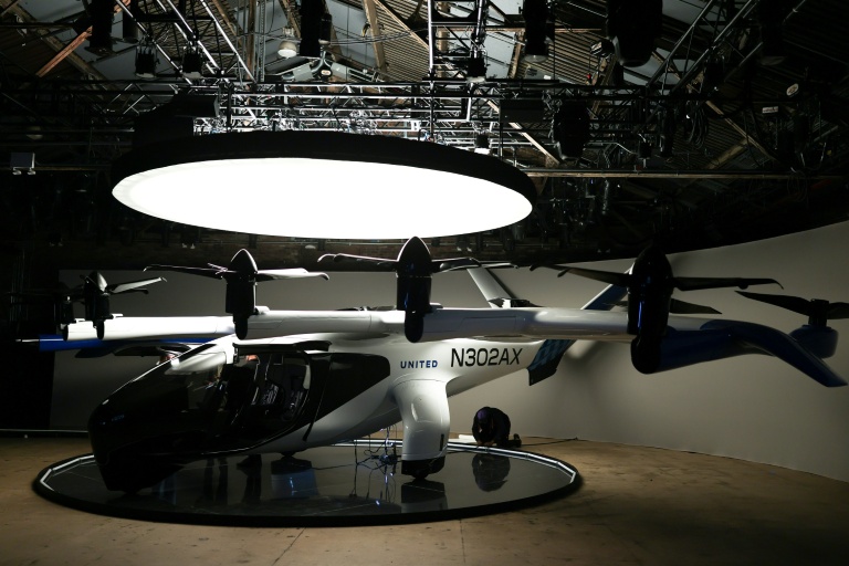 Boeing to divest tech ventures for stake in air