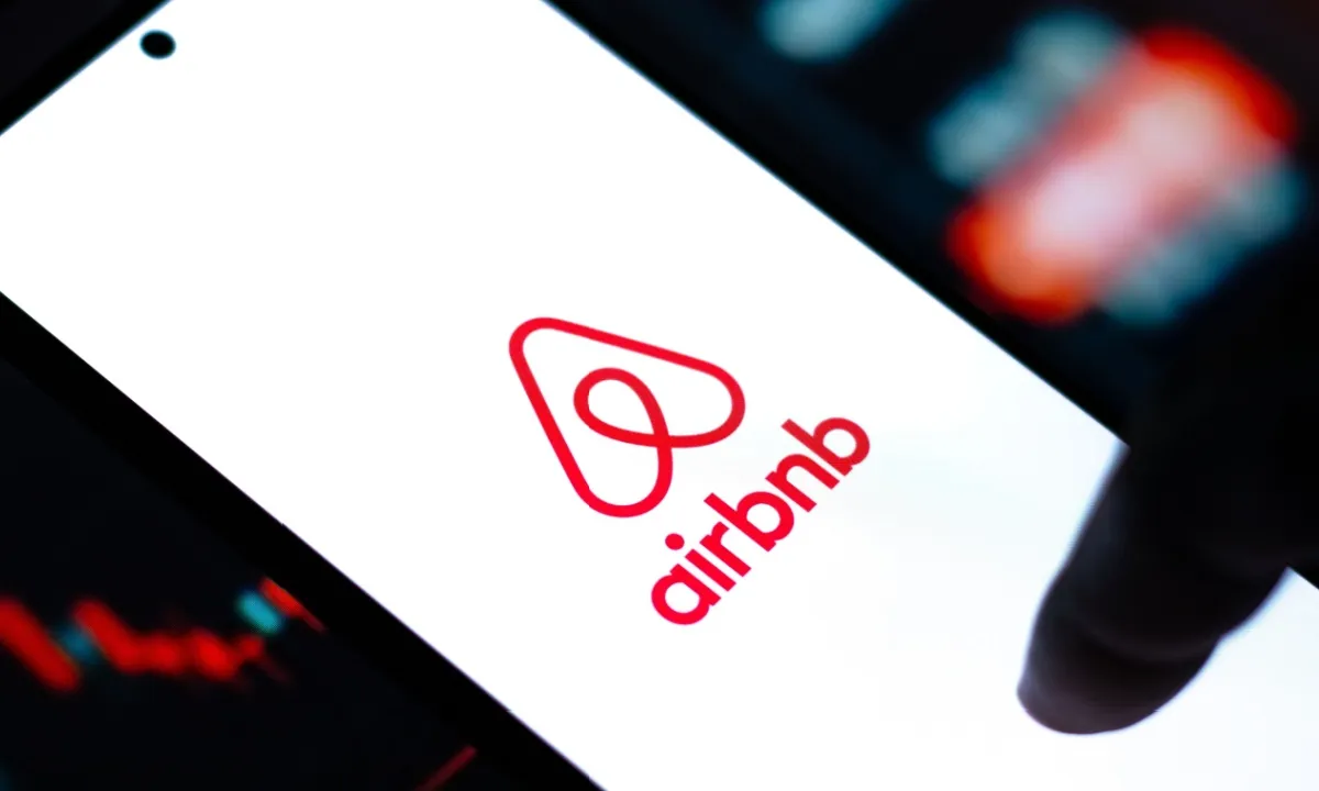 Monday.com and Airbnb Are Putting Numbers Behind AI’s ROI