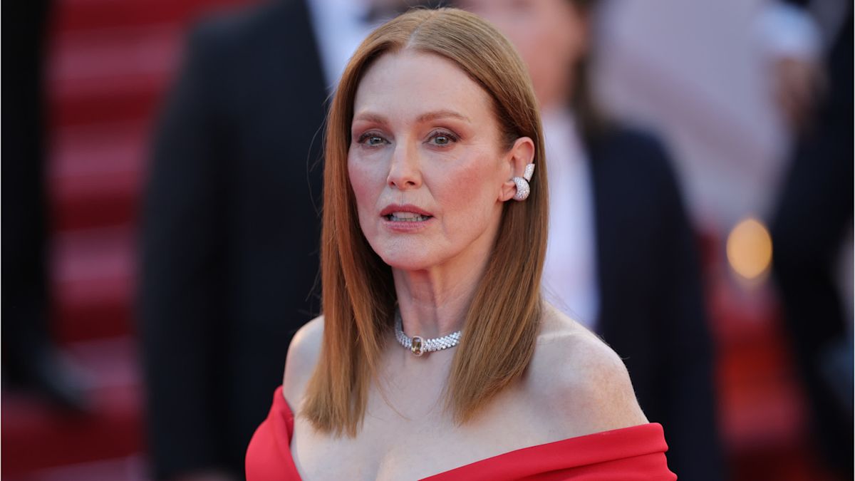 Julianne Moore set for stage return after 20 years
