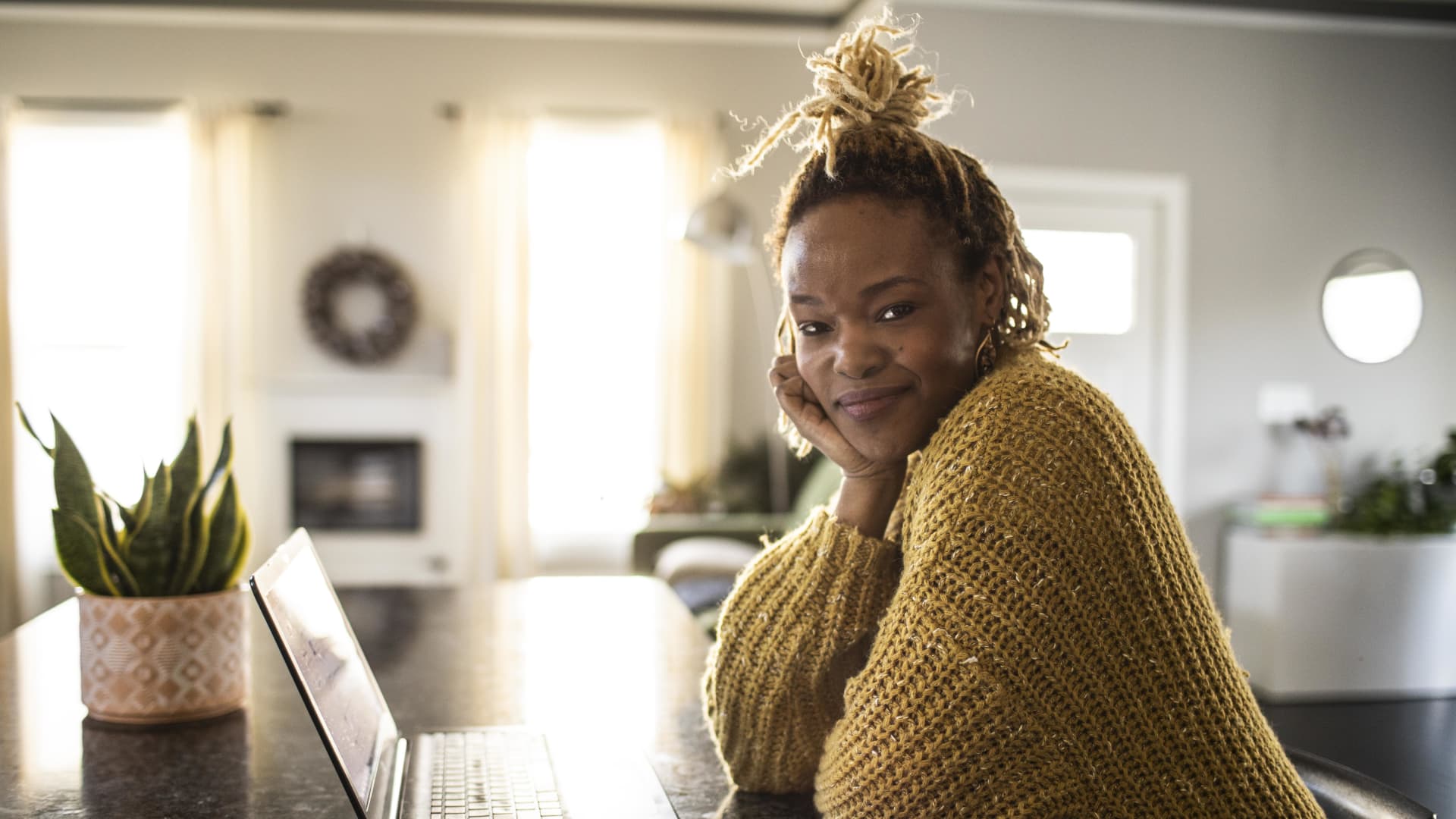 10 companies hiring hundreds of remote jobs