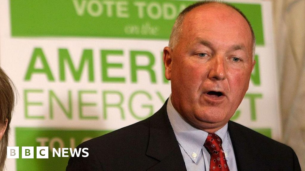 Thousands sign petition to expel US ambassador to Canada