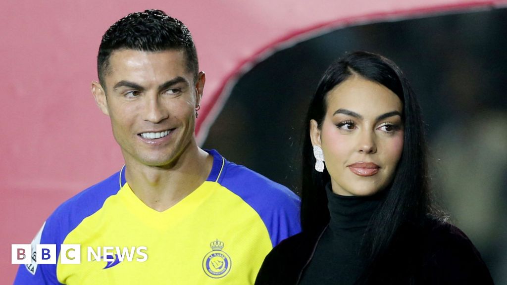 Cristiano Ronaldo marries long