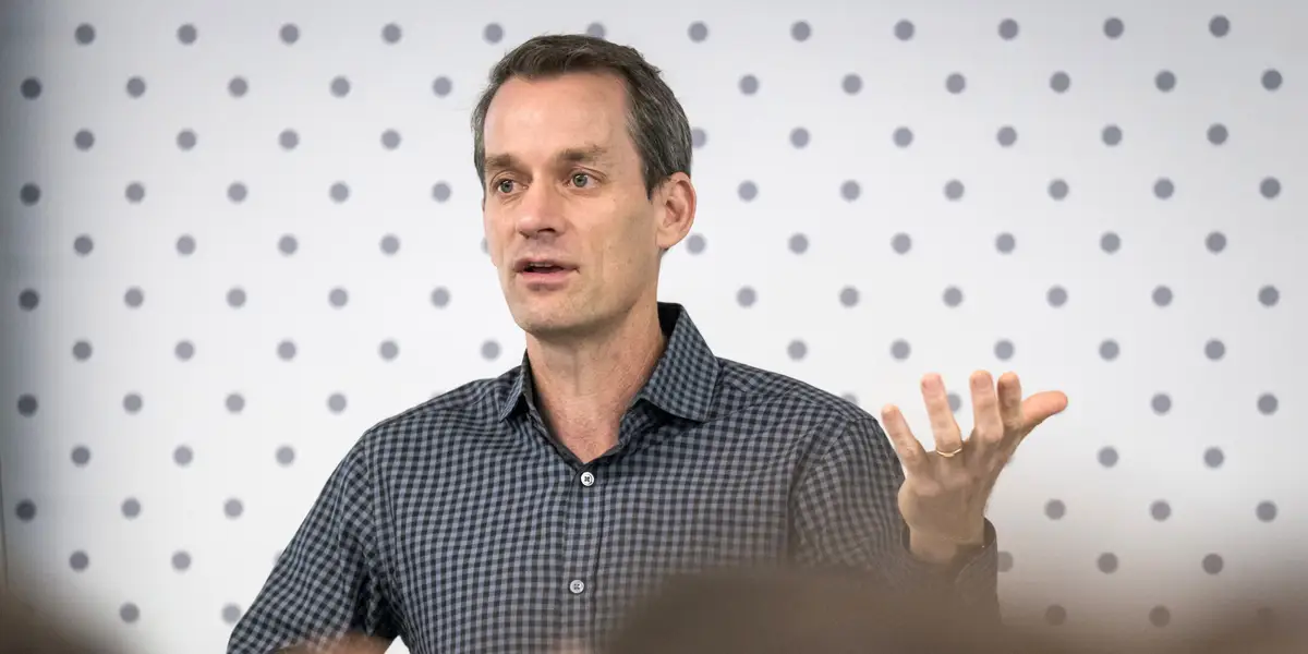 Departing Google chief scientist Jeff Dean has been in talks for a $10 billion valuation for his new AI startup