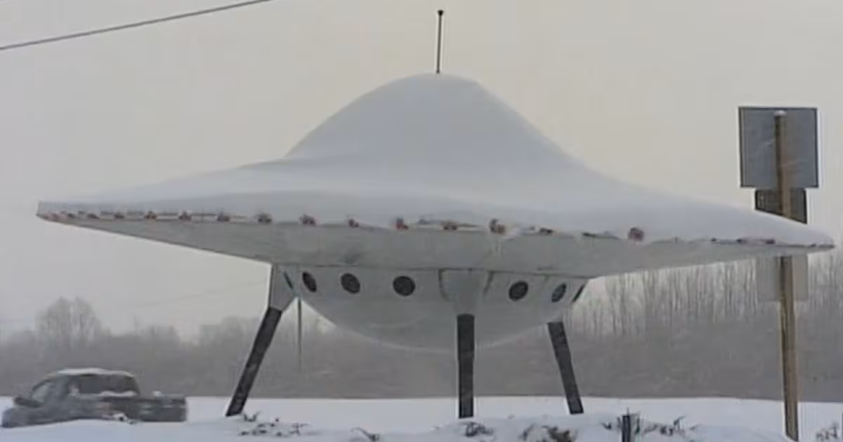 Dinosaurs apples and nickels: Oh my! Canada’s roadside marvels