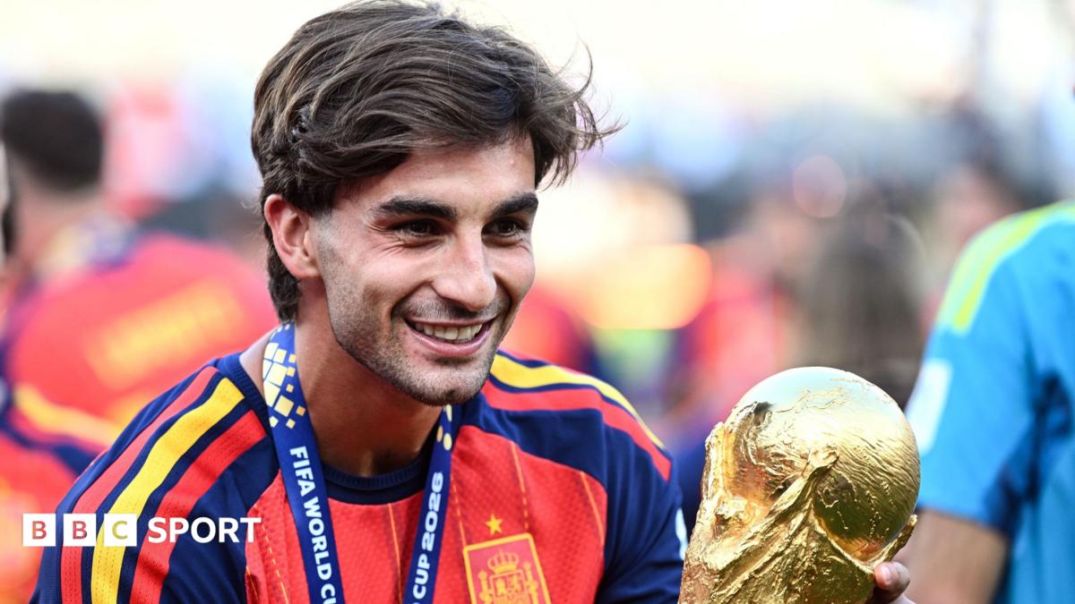 Transfer news: PSG sign Ferran Torres from Barcelona for about £43m