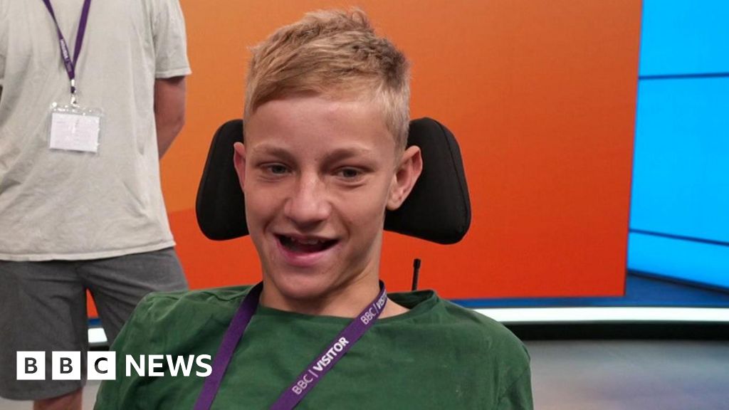 Teen completes seven GCSE exams over five months with his eyes
