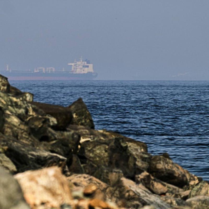 Trump threatens Oman over Strait deal