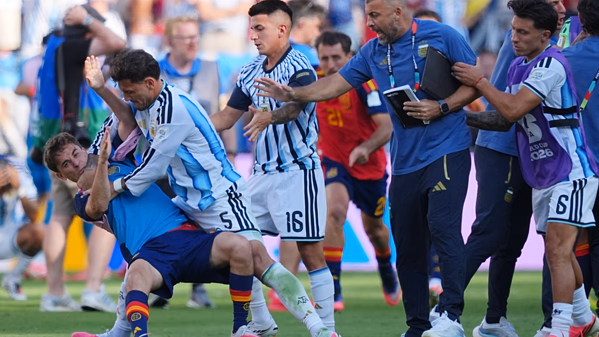 FIFA hands Argentina's Paredes a 10