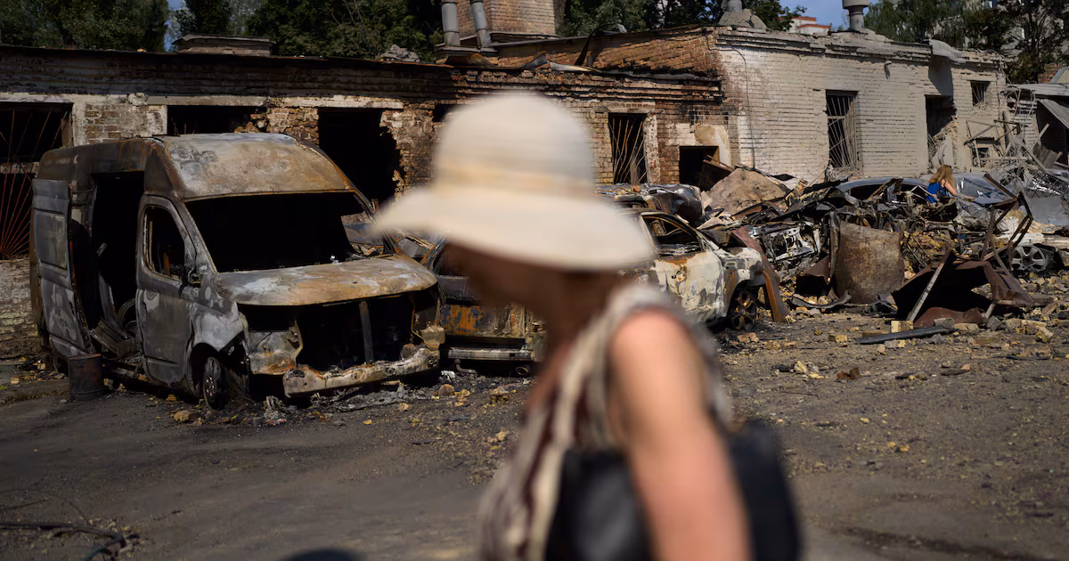 Russian and Ukrainian attacks kill 10 people, a day after deadly shopping mall drone strike