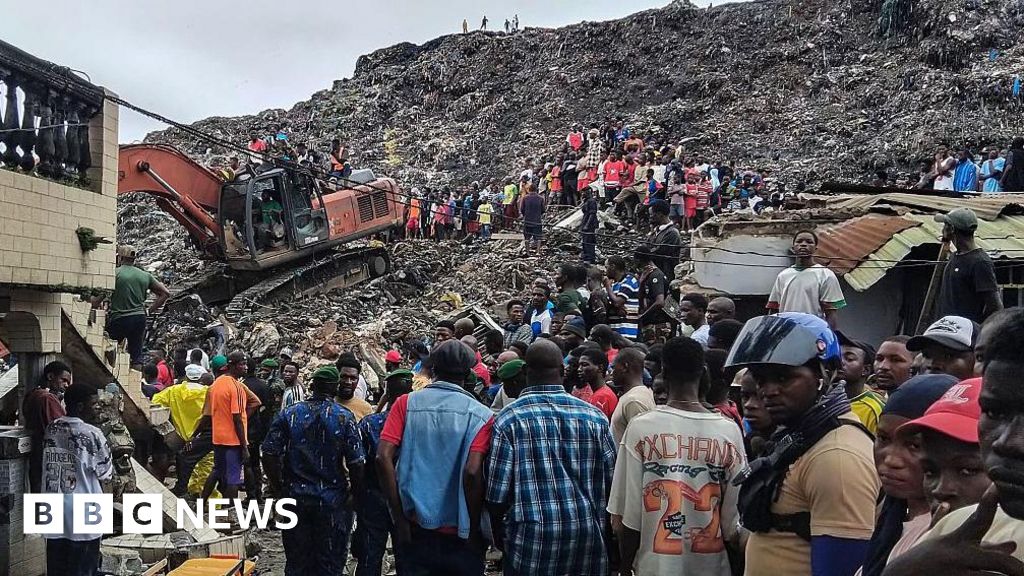 Guinea rubbish landfill collapse kills 30 in Conakry