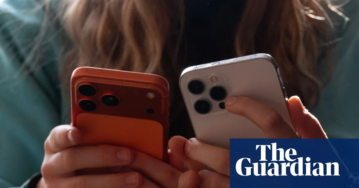 New Zealand to consider banning children under 16 from social media