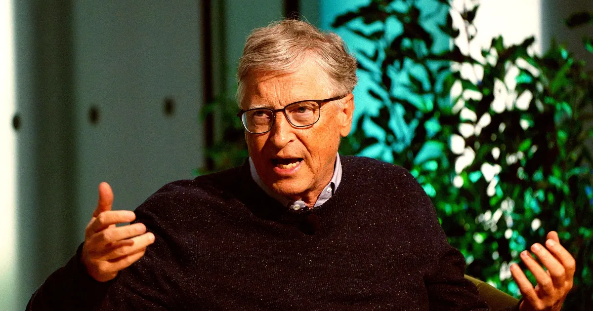 Bill Gates Announces That He Is the First Person Ever to Be Concerned About the Effects of AI