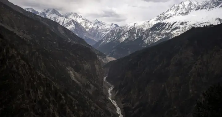 How a collapsing glacier may have caused the catastrophic Nepal floods