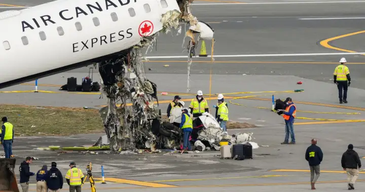 Flight controllers allegedly punched out early before Air Canada plane crash