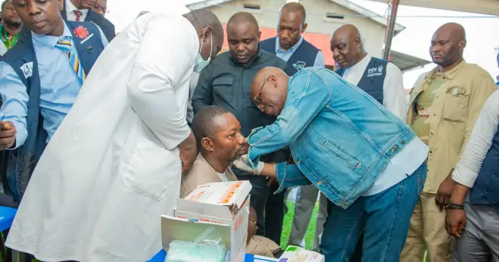 Canada extends Ebola travel restrictions for additional 30 days
