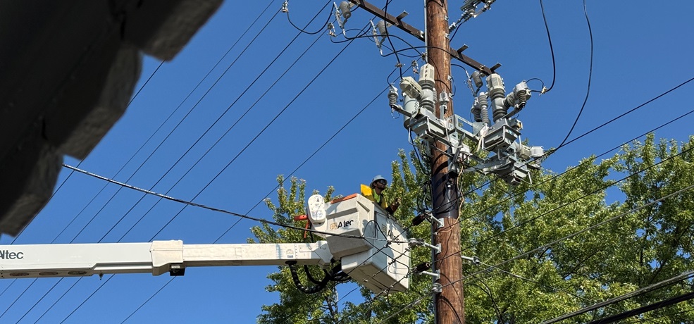 Smart technology restores power automatically during storms and outages
