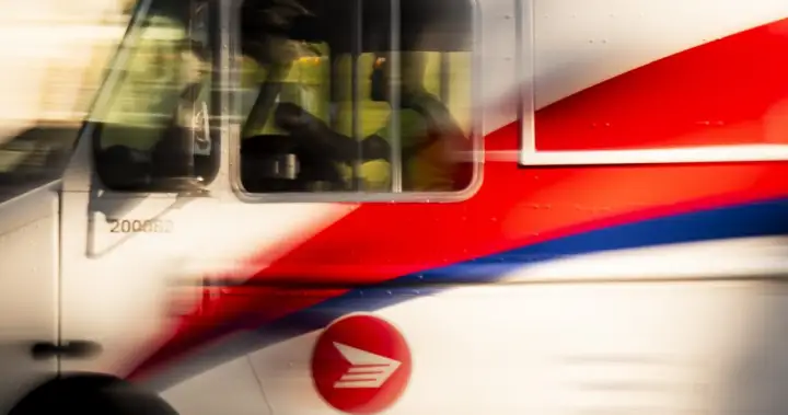 Canada Post sees $277M quarterly loss after finalizing new union contract