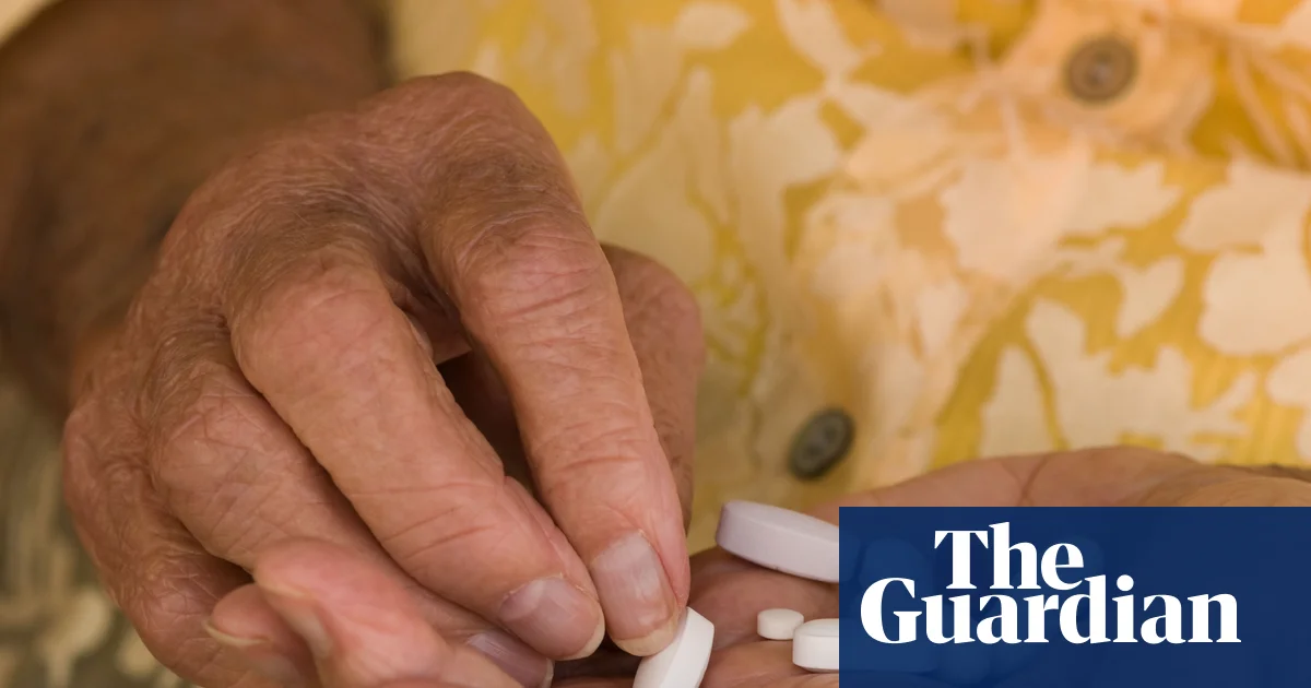Statins can safely cut risk of heart attacks or strokes in healthy people aged over 70, world