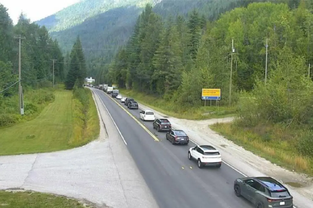Vehicle incident shuts Trans