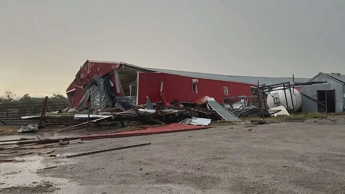 Tornadoes touch down in Manitoba, Saskatchewan
