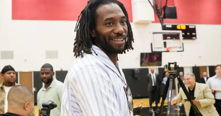 NBA clears way for Leonard
