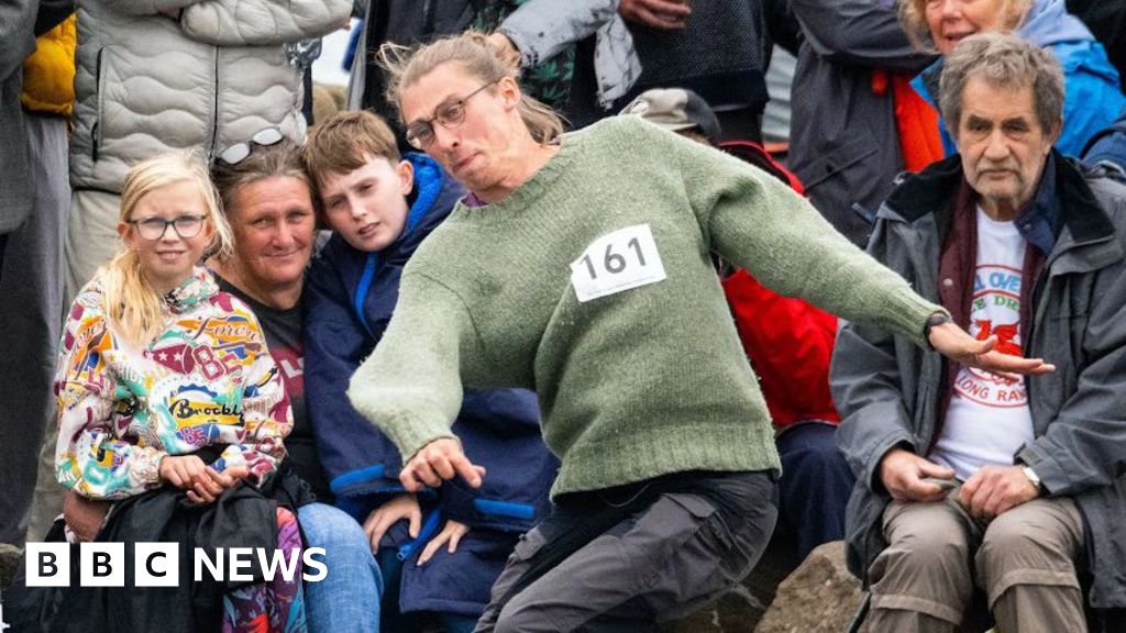 Rock stars gather on tiny Scottish island for world stone skimming championships