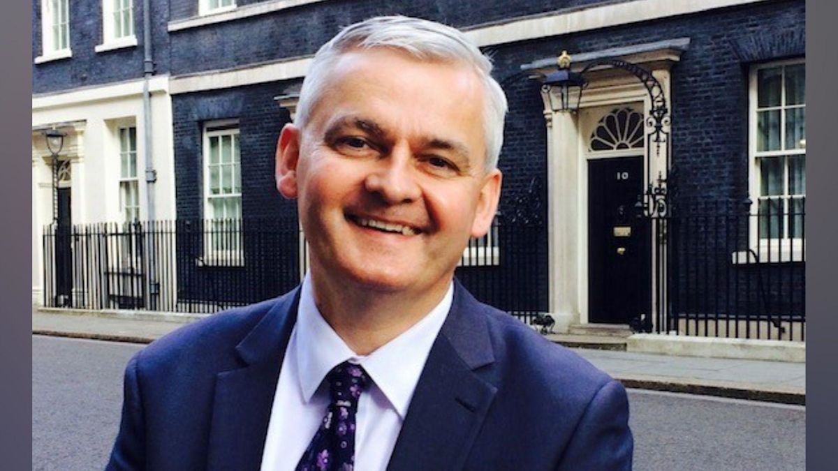 Former BBC journalist Stephen walker dies, aged 61