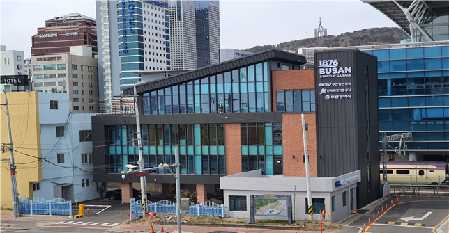 Busan Port Picks Three AI Startups for '1876 Busan' Program