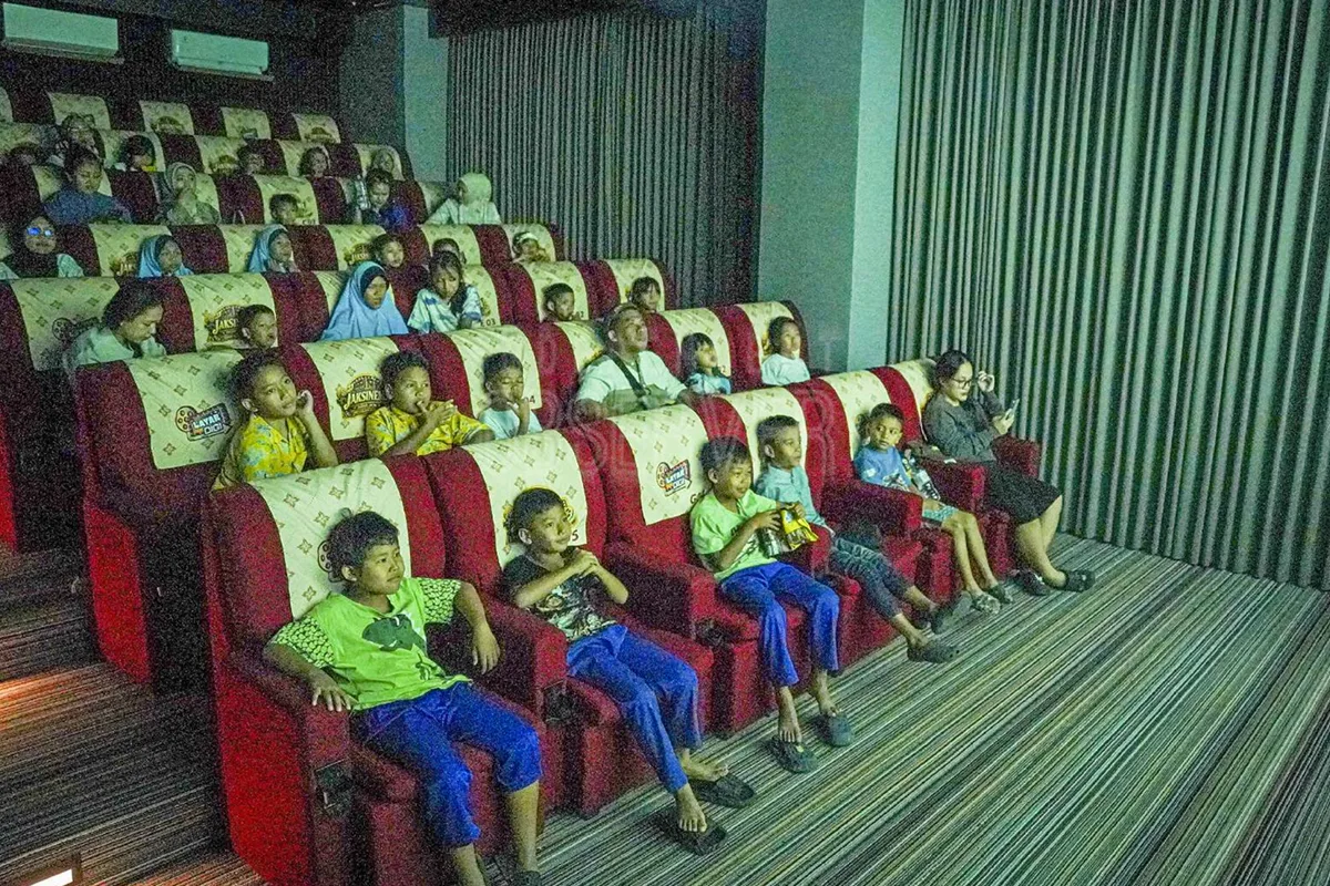 Mini cinema offers affordable entertainment at Pasar Rumput flats