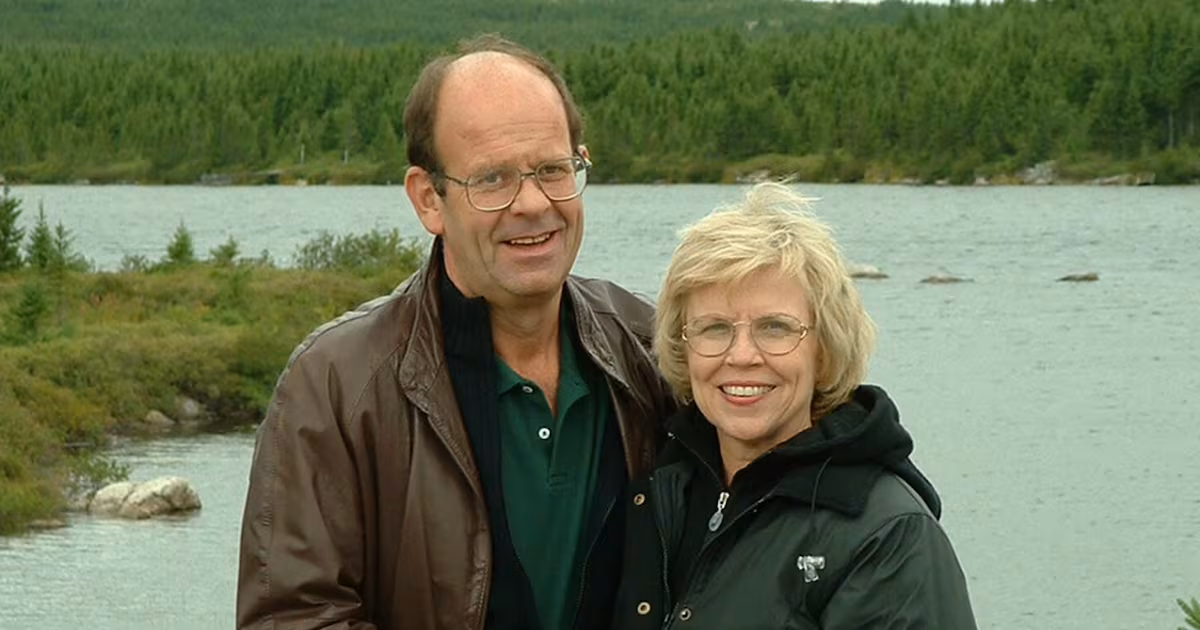 They were strangers when grounded in Newfoundland after 9/11. But they soon fell in love