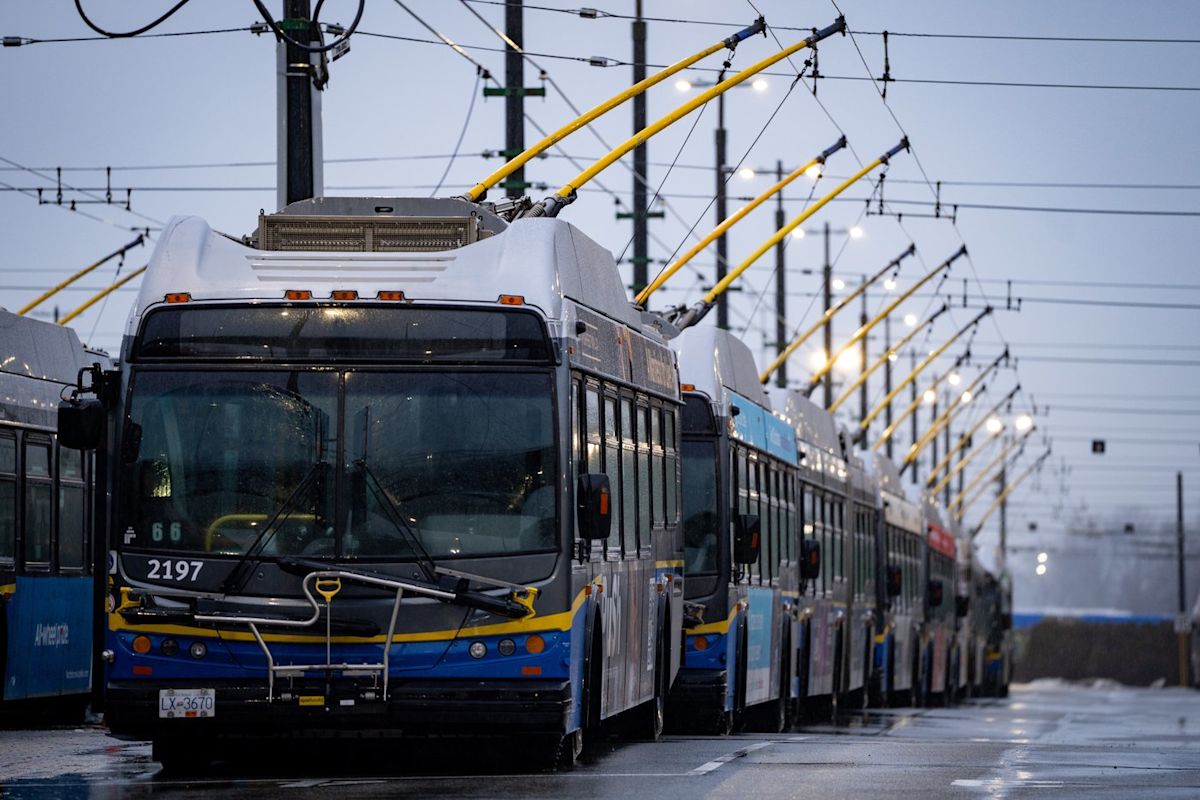 Metro Vancouver bus drivers reach tentative contract deal: company