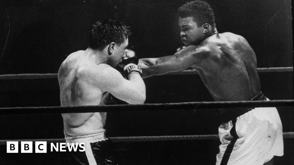 Legendary Canadian boxer George Chuvalo dies aged 89