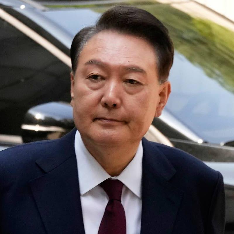 Ex president acquitted in rare legal reprieve