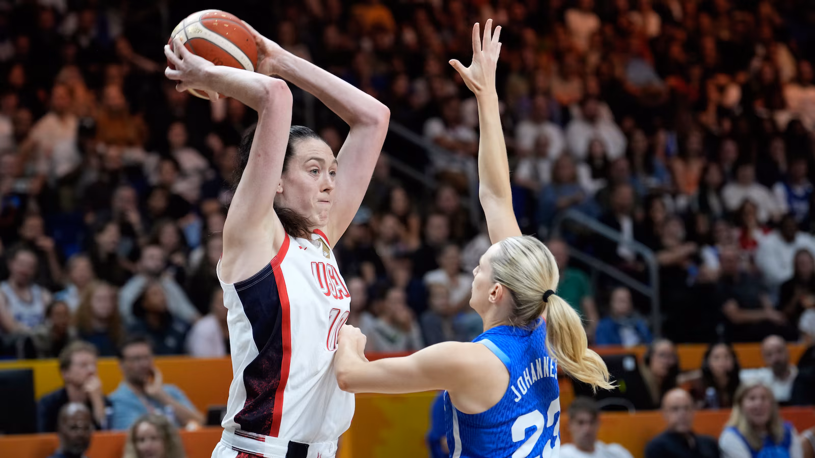 US wins fifth straight women's FIBA World Cup title, beating France 97-79