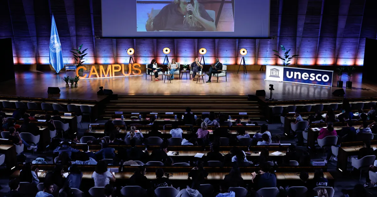 Learning with new technologies and artificial intelligence