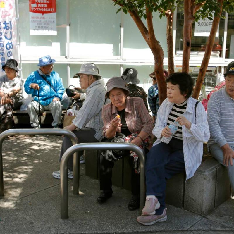 Centenarians living in Japan exceed 100,000 for the first time