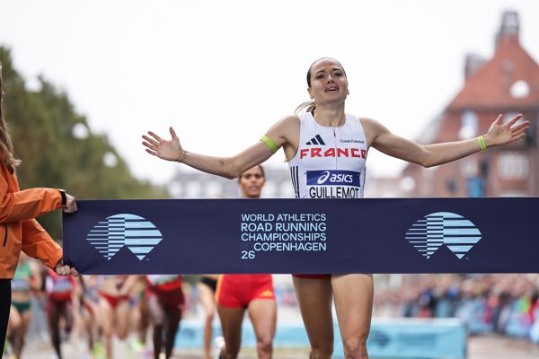 Guillemot kicks to world road mile title in Copenhagen
