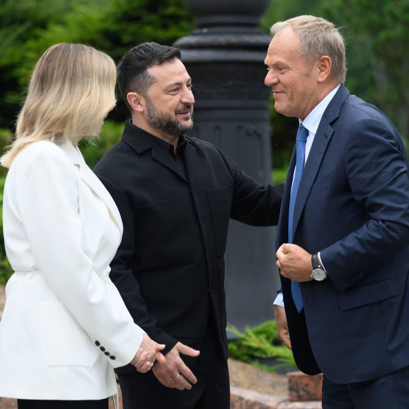 PM warns Russia is planning strikes on NATO territory