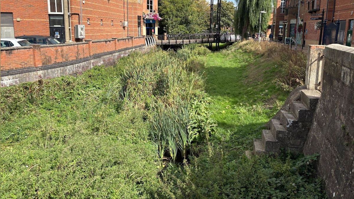 Town residents demand action over 'eyesore' river