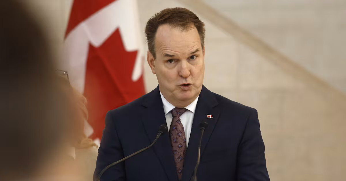 Airport privatization: Minister won’t guarantee prices won't rise