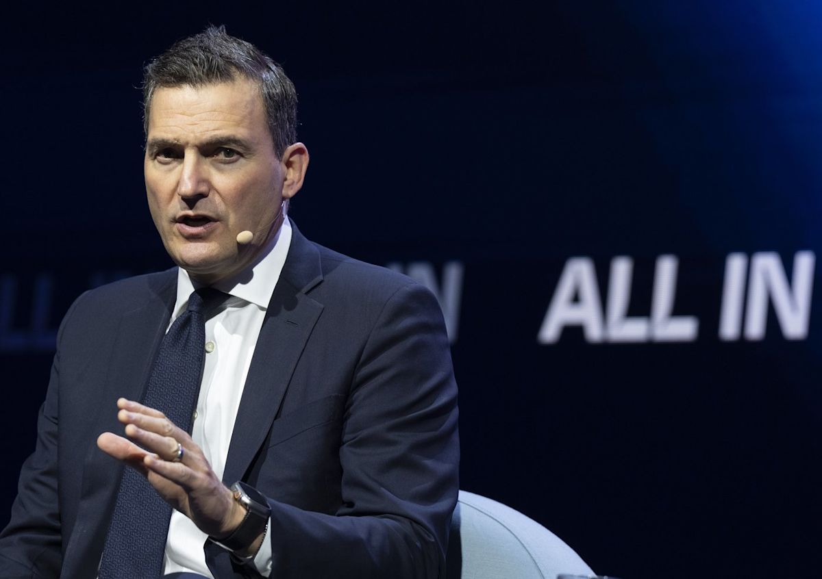Minister says he's working with G7 to set up AI safety organization