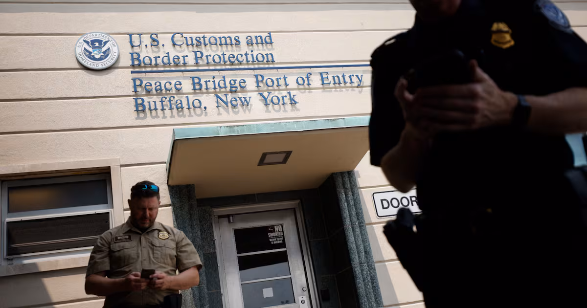 What Canadians should know about cellphone searches at U.S. border