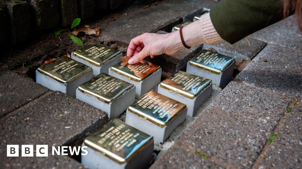 German town bans 'stumbling stone' memorials to Nazi victims