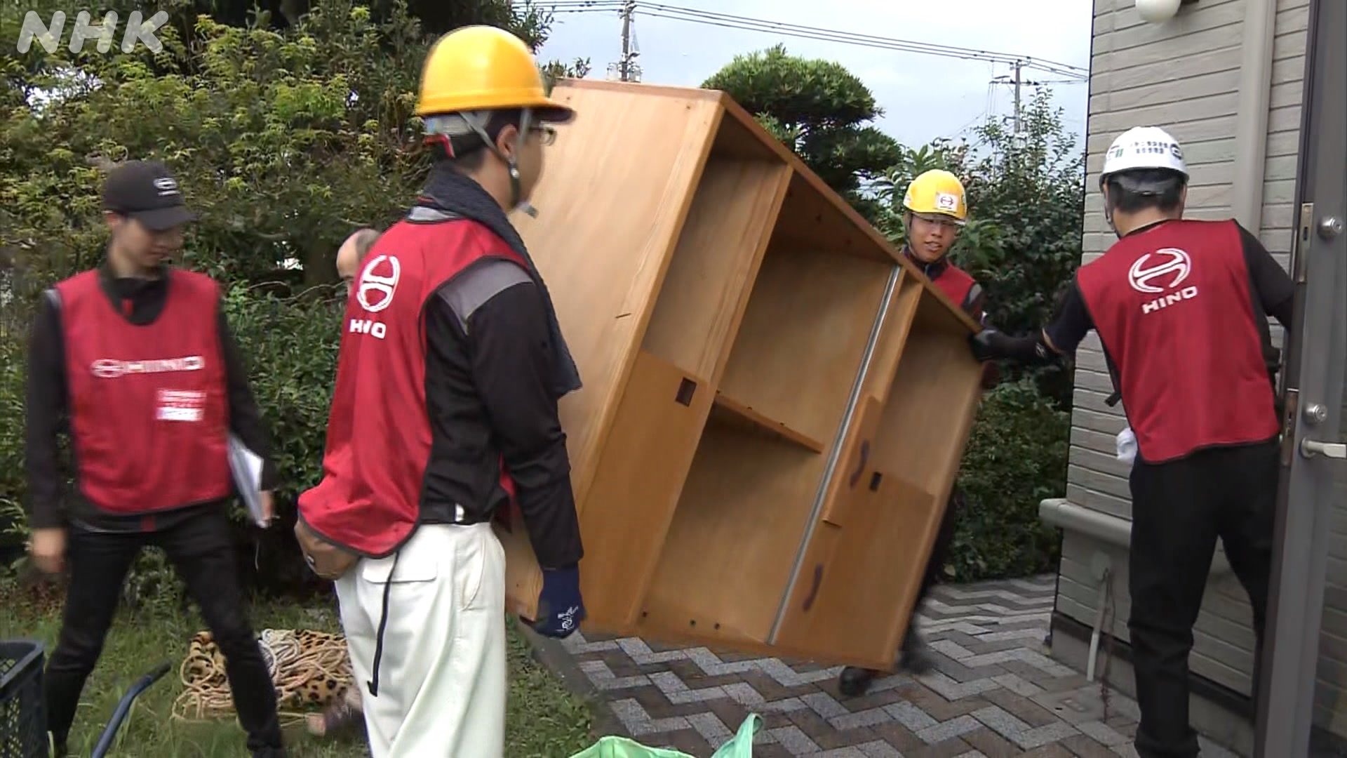 Continued help sought in Kumamoto amid volunteer shortage